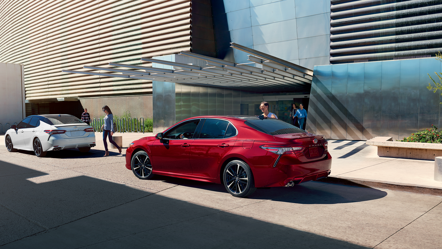 2018 Toyota Camry Rear Red Exterior.png